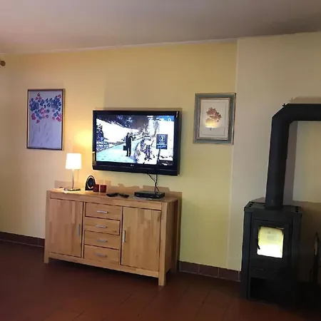 In Mit Kleiner Terrasse By Interhome Сasa de vacaciones Zandt