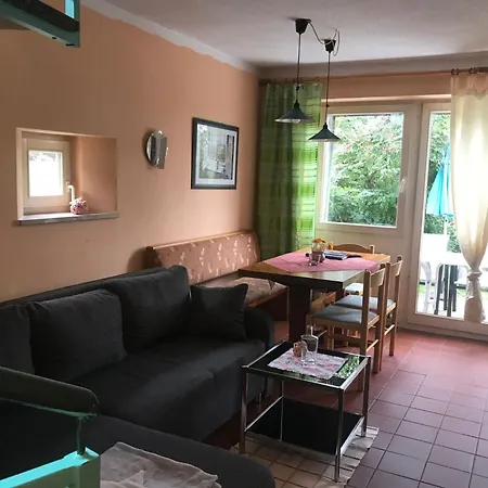 In Mit Kleiner Terrasse By Interhome Сasa de vacaciones